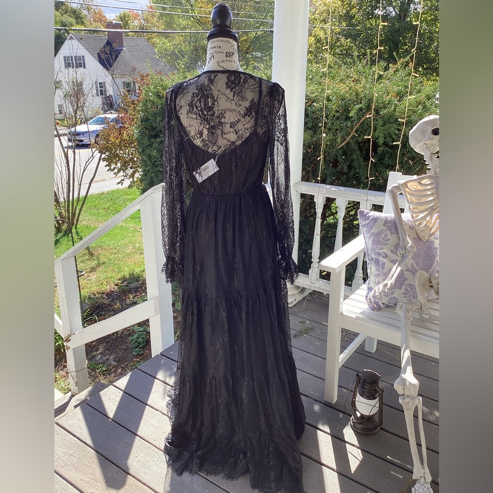 Baltic Born Midnight Lace Gown - Picture 4 of 6
